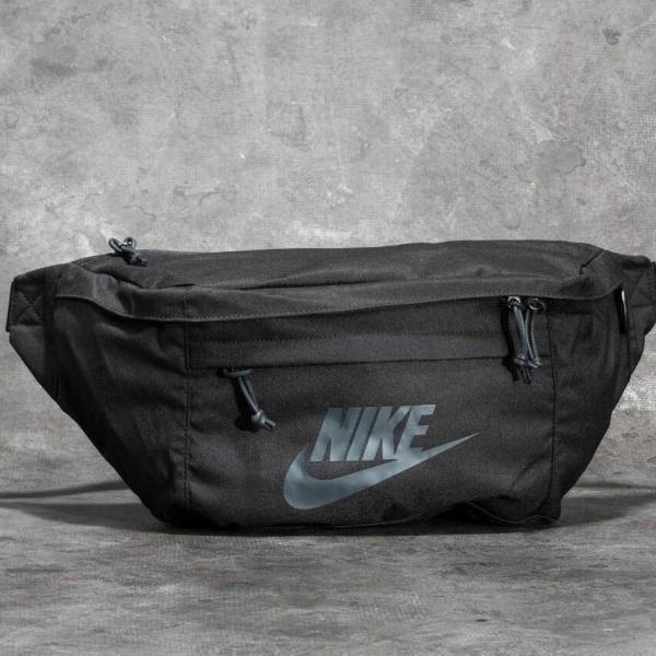 Ledvinka Nike Tech Hip Pack Black/ Black 10 l