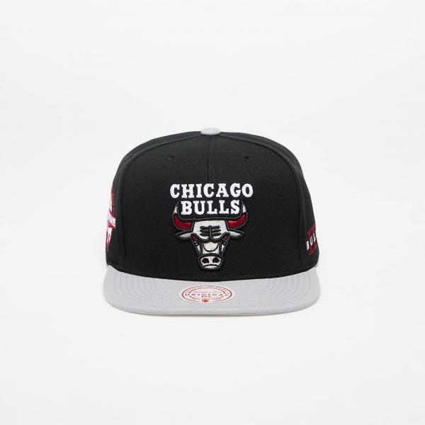 Kšiltovka Mitchell & Ness Chicago Bulls Core III Snapback Black/ Grey Universal