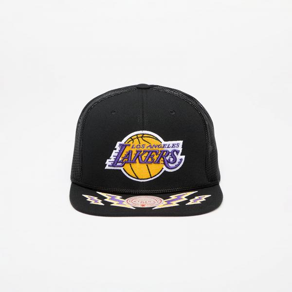 Kšiltovka Mitchell & Ness Los Angeles Lakers Recharge Trucker Black Universal
