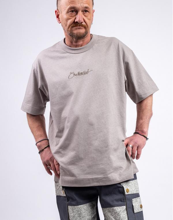 Tričko ONE OF XX Sheltersuit Logo T-Shirt Dust