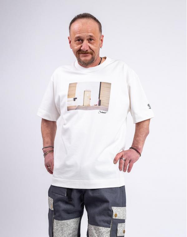 Tričko ONE OF XX Sheltersuit Photo NYC T-Shirt Off-white