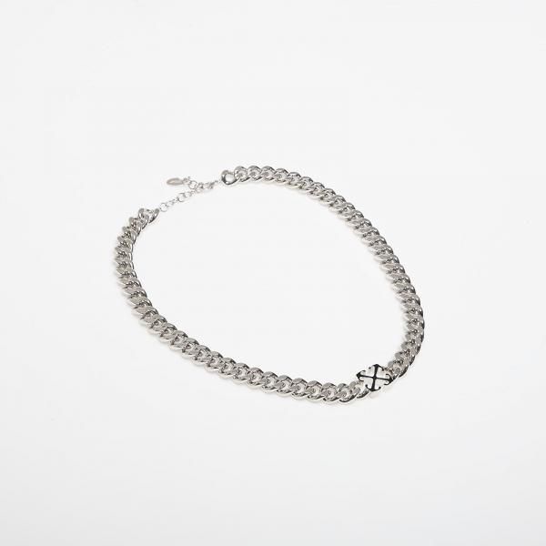 Náhrdelník Off-White Enamel Arrow Necklace Silver/ Black Universal