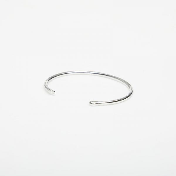 Náramek Miansai Niam Cuff Sterling Silver M