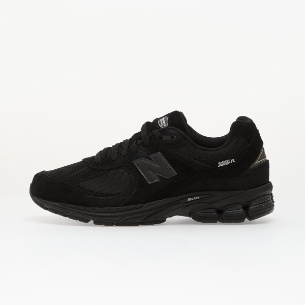 Tenisky New Balance 2002R Black/ Black Metallic EUR 38.5