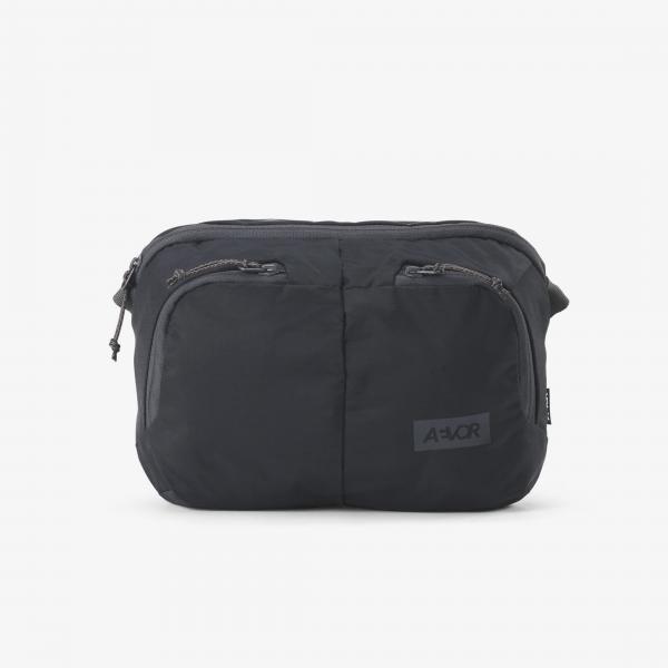 Taška AEVOR Sacoche Bag Ripstop Charcoal Black 4 l