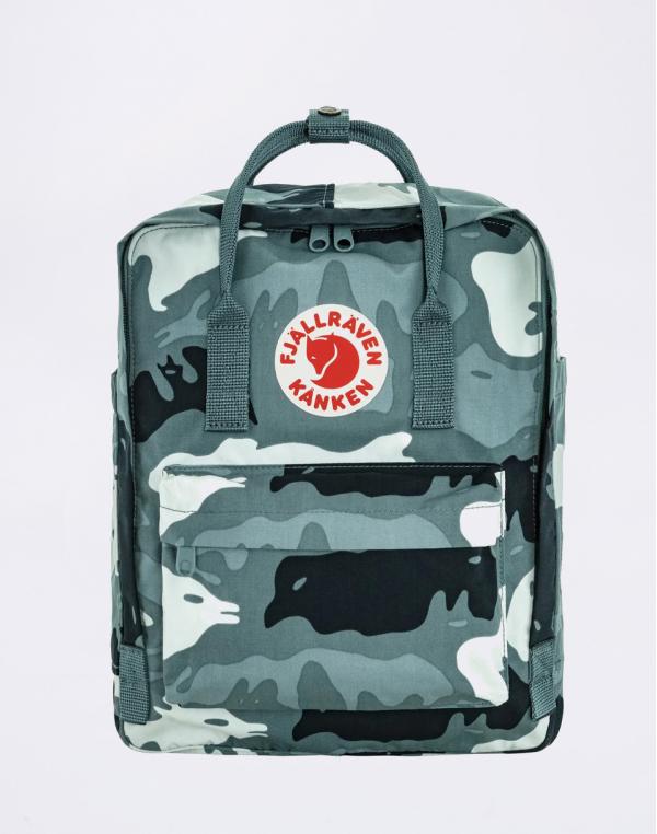 Batoh Fjällräven Kanken Graphics 577-986 - Nimbus Blue-Hidden Animals