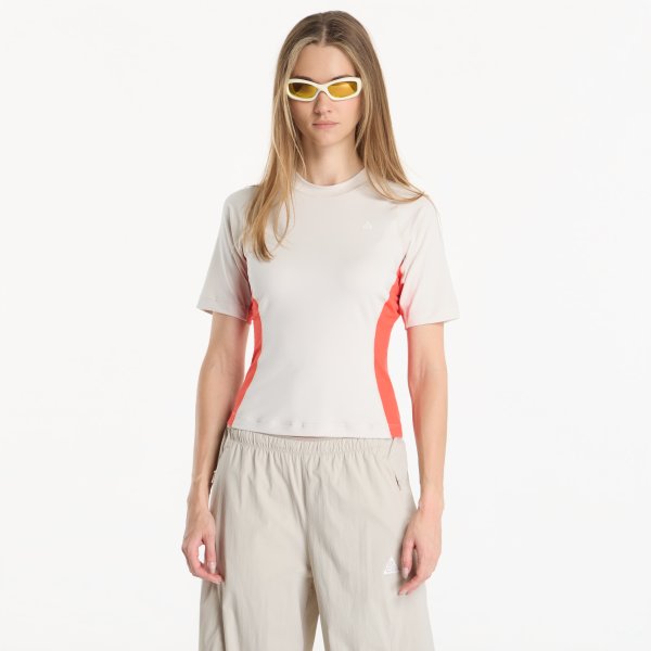 Tričko Nike ACG "Wildsee" Women's Dri-FIT Short-Sleeve Base Layer Top Lt Orewood Brn/ Lt Crimson/ Summit White S