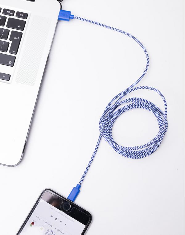 Kikkerland Cotton Braided Phone Cord MFI Modrá