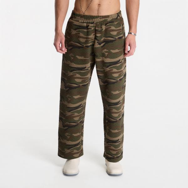 Tepláky PLEASURES Textured Camo Desire Sweatpants Camo M