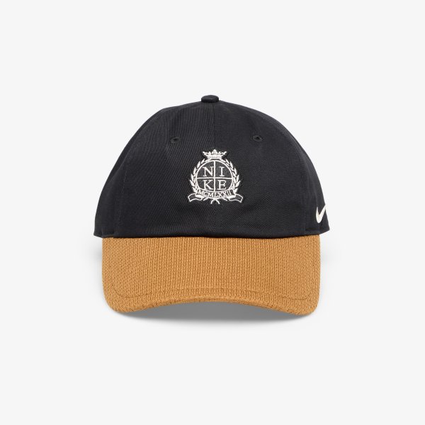 Kšiltovka Nike Club Unstructured Knit Cap Black/ Ale Brown/ Sanddrift