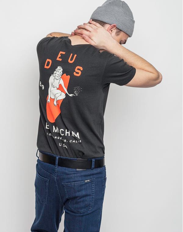 Logo tee Deus Ex Machina Slippery When Wet Washed Black
