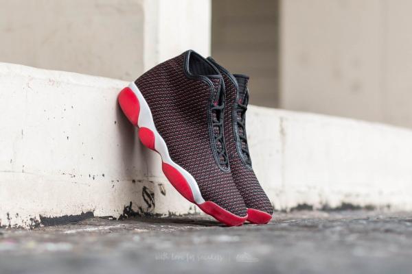 Jordan Horizon Black/ Gym Red-Dark Grey-White