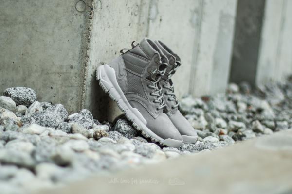 Nike Wmns SFB 6" NSW Leather Light Taupe/ Light Taupe