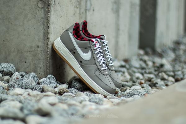 Nike Air Force 1 ´07 LV8 Light Taupe/ Sail-Tour Yellow