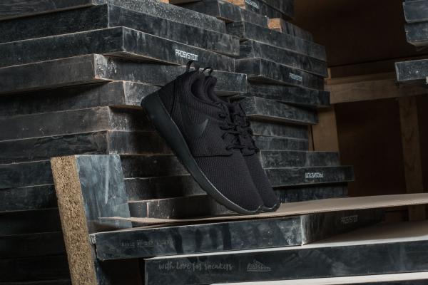 Nike W Roshe One Black/ Black-Dark Grey