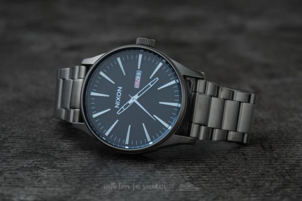 Nixon Sentry SS Gunmetal/ Blue Crystal