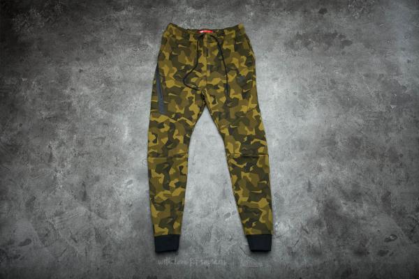 Nike Sportswear Tech Fleece Joggers Olive/ Black/ Black
