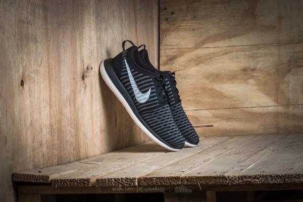 Nike Roshe Two Flyknit (GS) Black/ White-Anthracite-Dark Grey