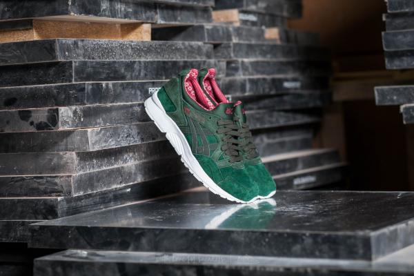 Asics Gel Lyte V Dark Green/ Duffle Bag
