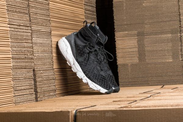 Nike Air Footscape Magista Flyknit Black/ Black-Dark Grey-Volt