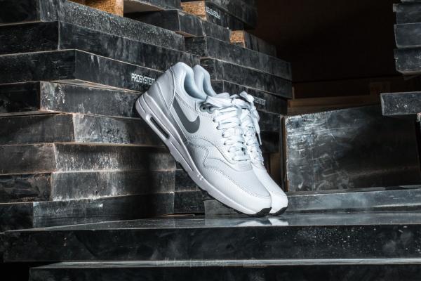 Nike W Air Max 1 Ultra 2.0 White/ Metallic Platinum-Black