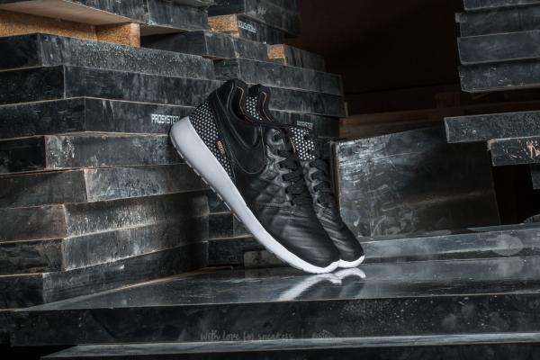 Nike Roshe Tiempo VI FC Black/ Black-White