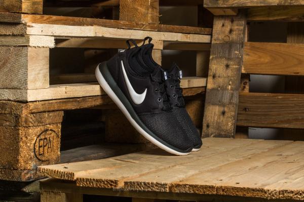 Nike Roshe Two (GS) Black/ White