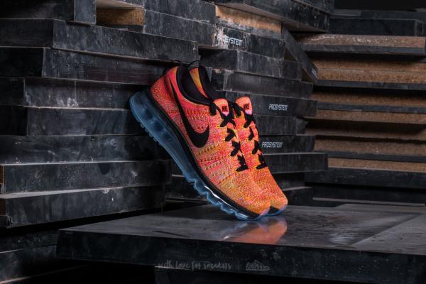 Nike Wmns Flyknit Max Aluminum/ Black-Hot Punch