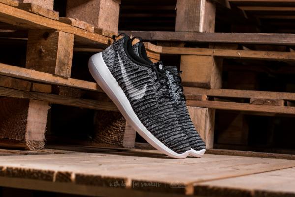 Nike Roshe Two Flyknit Black/ White-Wolf Grey