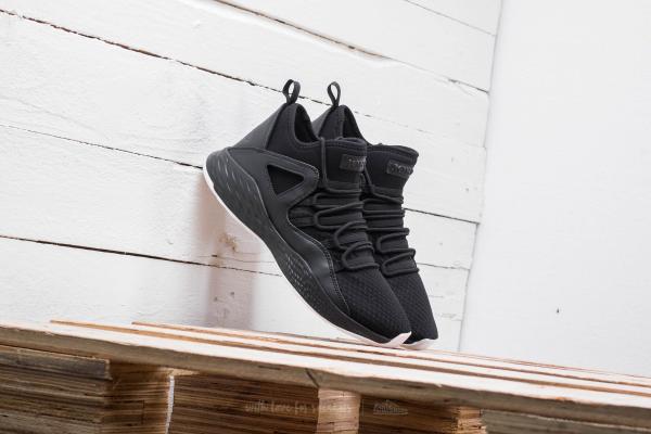 Jordan Formula 23 Black/ Black-White