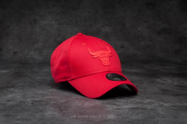 New Era 9Forty NBA Rubber Logo Chicago Bulls Cap Scarlet