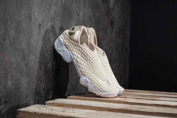 Nike Wmns Rift Wrap SE Oatmeal-Khaki-Black