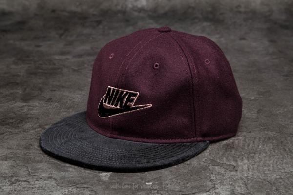 Nike Rose True Futura Strapback Night Maroon/ Black