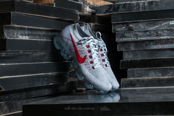 Nike WMNS Air Vapormax Flyknit Pure Platinum/ University Red