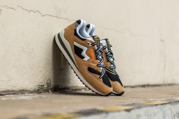 Karhu Synchron Classic Marzipan/ Jet Black