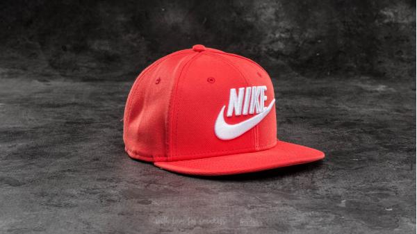 Nike Futura True Snapback Red