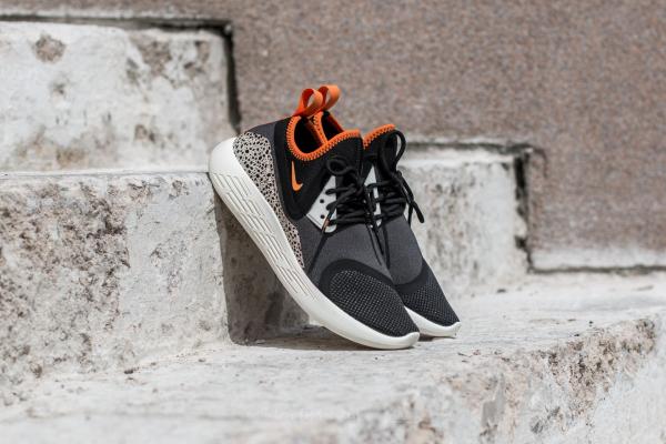 Nike Wmns Lunarcharge BN Black/ Clay Orange-Sail