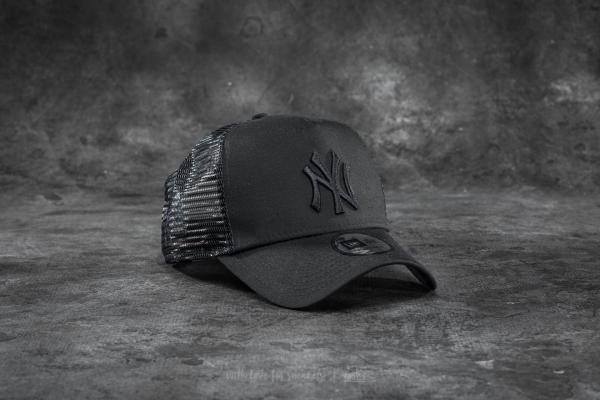 New Era Adjustable Trucker MLB Essential New York Yankees Cap Black