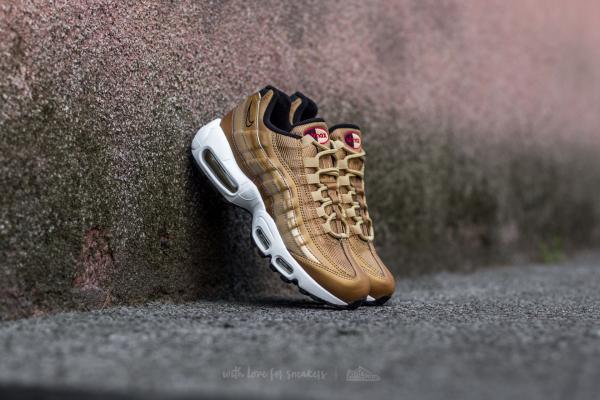 Nike Wmns Air Max 95 QS Metallic Gold/ Varsity Red