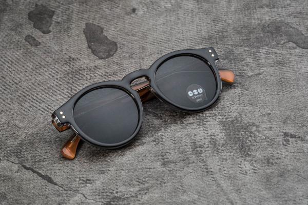 Komono Clement Black/ Apricot