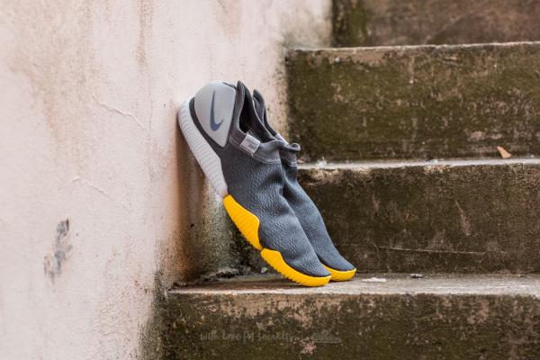 Nike Aqua Sock 360 Dark Grey/ White-Tour Yellow