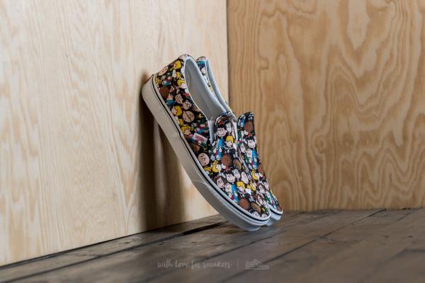 Vans x Peanuts Classic Slip-On The Gang/ Black