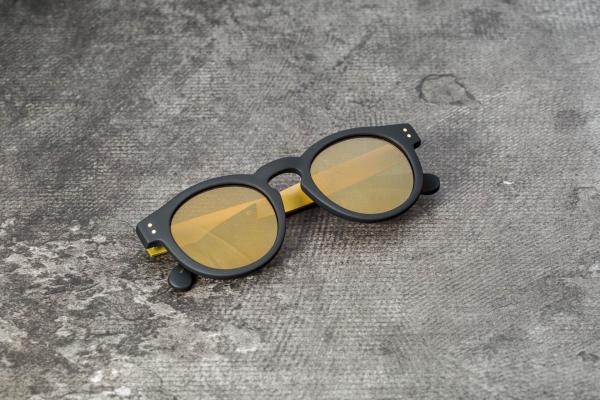 Komono Clement Black Rubber/ Gold