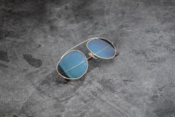 RETROSUPERFUTURE Léon Blue