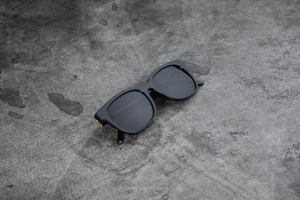 RETROSUPERFUTURE People Black