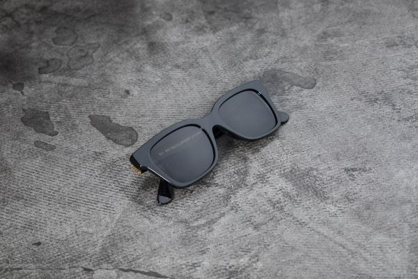 RETROSUPERFUTURE América Black