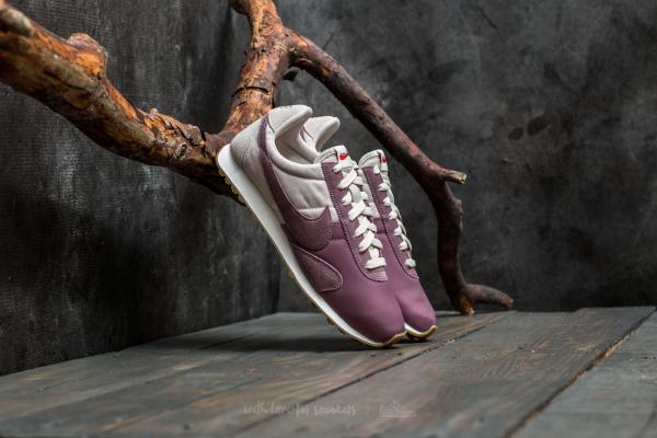 Nike W Pre Montreal Racer VNTG Orewood Brown/ Taupe Grey-Sail