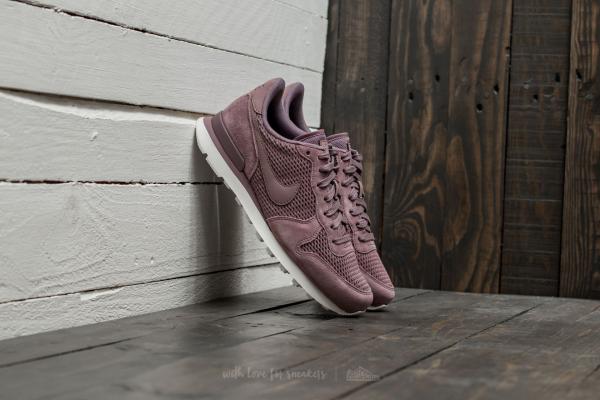Nike W Internationalist Premium Taupe Grey/ Taupe Grey-Sail