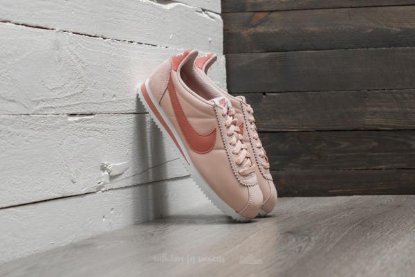 Nike Wmns Classic Cortez Nylon Silt Red/ Red Stardust-White