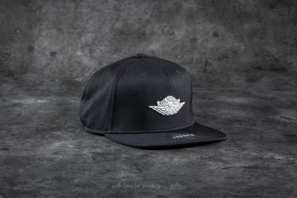 Jordan Wings Strapback Black/ White